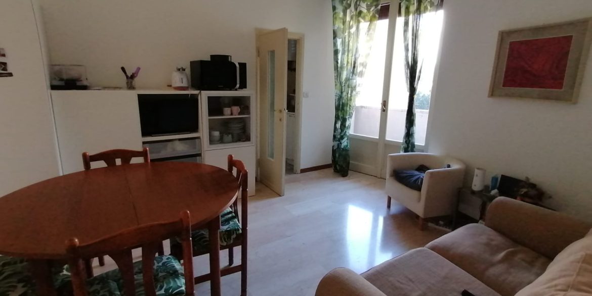 4c4fef98-c0d8-46b5-9861-3f7d38369372